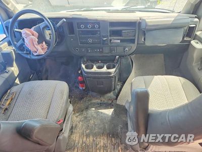 Zdjęcie 8 z 12 samochodu: 2017 CHEVROLET EXP G3500 VIN:1GAZGLFG7H1314316 - miniatura