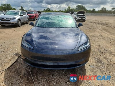 Piąte zdjęcie samochodu w środku: 2024 TESLA MODEL 3 VIN:5YJ3E1EA9RF749092 - miniatura