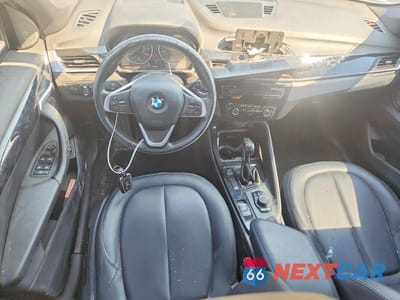 Zdjęcie 8 z 14 samochodu: 2016 BMW X1 XDRIVE28I VIN:WBXHT3C39GP888950 - miniatura