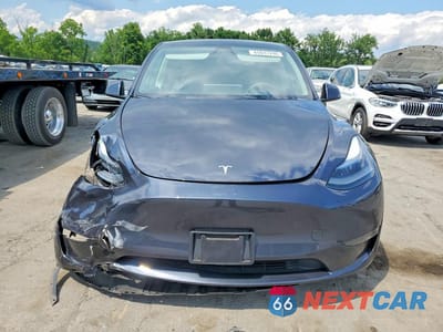 Piąte zdjęcie samochodu w środku: 2024 TESLA MODEL Y VIN:7SAYGDEE8RA244598 - miniatura