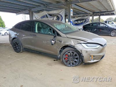 Czwarte zdjęcie samochodu z boku: 2016 TESLA MODEL X VIN:5YJXCBE41GF000677 - miniatura