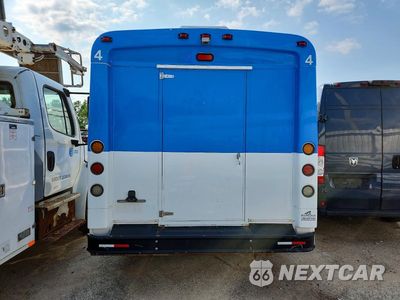 Zdjęcie 6 z 13 samochodu: 2017 FORD E450 SHUTTLE BUS VIN:1FDFE4FS1HDC06603 - miniatura