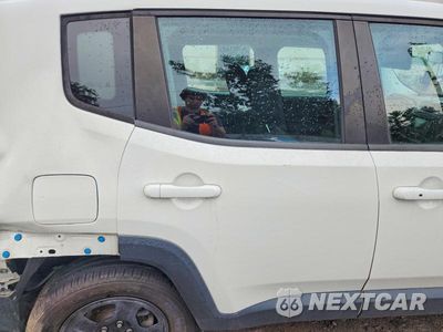 Zdjęcie 11 z 14 samochodu: 2017 JEEP RENEGADE SPORT VIN:ZACCJAAB7HPE59578 - miniatura
