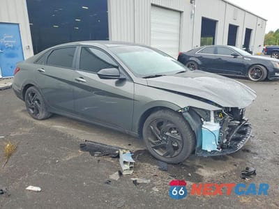 Czwarte zdjęcie samochodu z boku: 2026 HYUNDAI ELANTRA SEL SPORT VIN:KMHLM4DG9TU233139 - miniatura