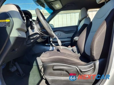 Zdjęcie 7 z 13 samochodu: 2018 KIA SOUL BASE VIN:KNDJN2A29J7587616 - miniatura