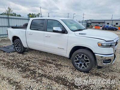 Czwarte zdjęcie samochodu z boku: 2025 RAM 1500 LARAMIE VIN:1C6SRFJP2SN567594 - miniatura