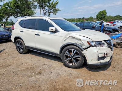 Czwarte zdjęcie samochodu z boku: 2019 NISSAN ROGUE SV VIN:JN8AT2MV4KW389050 - miniatura