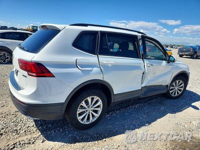 Trzecie zdjęcie samochodu z tyłu: 2019 VOLKSWAGEN TIGUAN S VIN:3VV0B7AX8KM088831 - miniatura