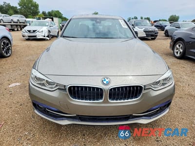 Piąte zdjęcie samochodu w środku: 2018 BMW 330 XI VIN:WBA8D9C52JEB35472 - miniatura