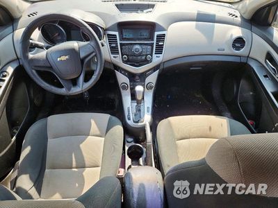 Zdjęcie 8 z 12 samochodu: 2012 CHEVROLET CRUZE LS VIN:1G1PC5SH4C7210899 - miniatura