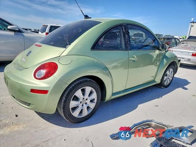 Trzecie zdjęcie samochodu z tyłu: 2009 VOLKSWAGEN NEW BEETLE S VIN:3VWRW31C89M518901 - miniatura