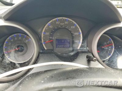 Zdjęcie 9 z 12 samochodu: 2010 HONDA FIT VIN:JHMGE8H21AC009082 - miniatura