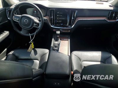 Zdjęcie 8 z 12 samochodu: 2021 VOLVO S60 T6 MOMENTUM VIN:7JRA22TK2MG092413 - miniatura