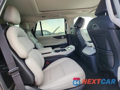 Zdjęcie 11 z 14 samochodu: 2026 LINCOLN NAVIGATOR RESERVE VIN:5LMJJ2LG4TEL13705 - miniatura
