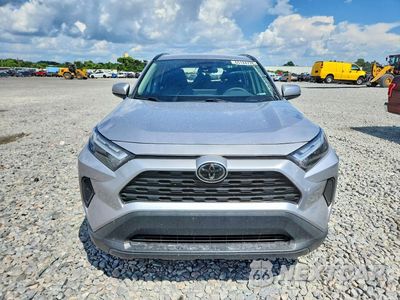 Piąte zdjęcie samochodu w środku: 2024 TOYOTA RAV4 XLE VIN:2T3W1RFVXRC293172 - miniatura