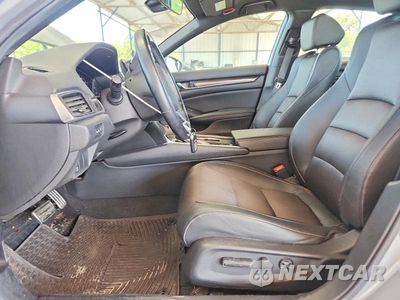 Zdjęcie 7 z 12 samochodu: 2019 HONDA ACCORD SPORT VIN:1HGCV1F35KA145622 - miniatura