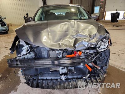 Piąte zdjęcie samochodu w środku: 2018 NISSAN SENTRA SV VIN:3N1AB7AP9JY297900 - miniatura