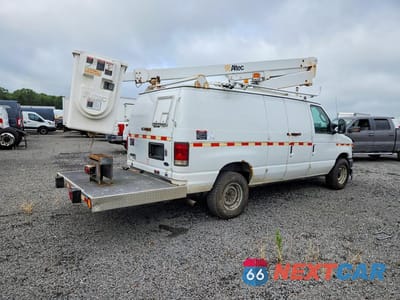 Trzecie zdjęcie samochodu z tyłu: 2011 FORD E350 VAN WITH BUCKET LIFT VIN:1FTSE3ES5BDB26100 - miniatura