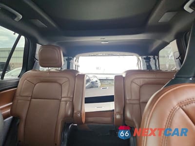Zdjęcie 10 z 14 samochodu: 2023 LINCOLN AVIATOR RESERVE VIN:5LM5J7XC4PGL06575 - miniatura