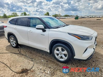 Czwarte zdjęcie samochodu z boku: 2021 TOYOTA HIGHLANDER HYBRID LE VIN:5TDBBRCH9MS518684 - miniatura