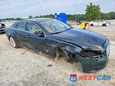 Czwarte zdjęcie samochodu z boku: 2011 JAGUAR XJ VIN:SAJWA1CB8BLV12621 - miniatura