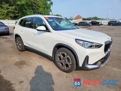 Czwarte zdjęcie samochodu z boku: 2023 BMW X1 XDRIVE28I VIN:WBX73EF09P5W47815 - miniatura