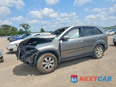 2013 KIA SORENTO 5XYKT3A65DG423015 - główne zdjęcie licytacji z USA - miniatura