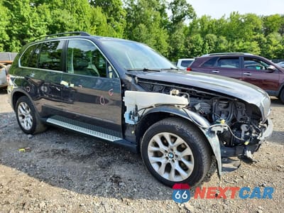 Czwarte zdjęcie samochodu z boku: 2013 BMW X5 XDRIVE35I VIN:5UXZV4C57D0E12978 - miniatura