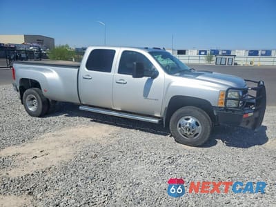 Czwarte zdjęcie samochodu z boku: 2011 CHEVROLET SILVERADO K3500 LTZ VIN:1GC4K1C83BF114691 - miniatura