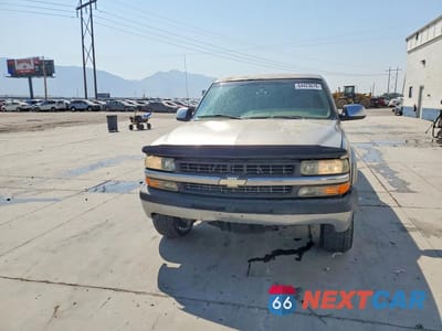 Piąte zdjęcie samochodu w środku: 2000 CHEVROLET SILVERADO K1500 VIN:1GCEK19T8YE176277 - miniatura