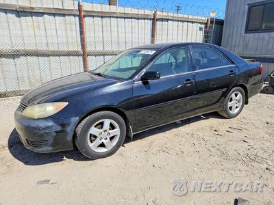 2005 TOYOTA CAMRY LE 4T1BE30K85U020988 - główne zdjęcie licytacji z USA - miniatura
