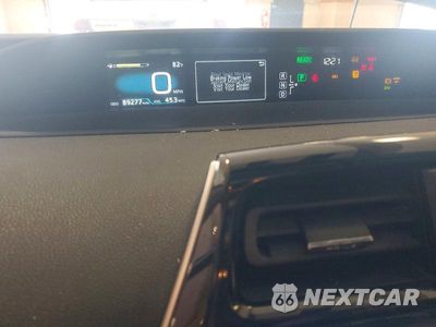 Zdjęcie 9 z 12 samochodu: 2016 TOYOTA PRIUS FOUR VIN:JTDKARFU7G3504736 - miniatura