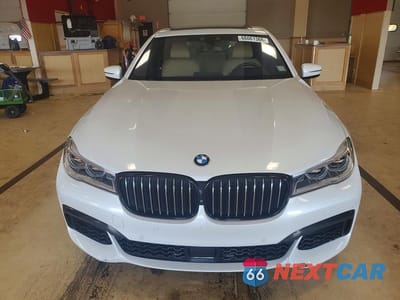 Piąte zdjęcie samochodu w środku: 2019 BMW 750 I VIN:WBA7F0C58KGM25235 - miniatura