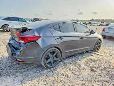 Trzecie zdjęcie samochodu z tyłu: 2020 HYUNDAI ELANTRA SE VIN:5NPD74LF0LH614798 - miniatura