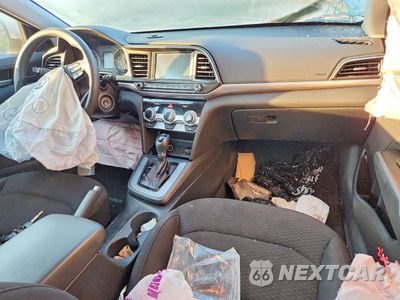 Zdjęcie 8 z 12 samochodu: 2019 HYUNDAI ELANTRA SEL VIN:5NPD84LF3KH494510 - miniatura