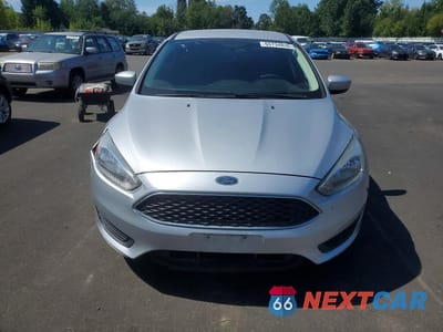 Piąte zdjęcie samochodu w środku: 2018 FORD FOCUS SE VIN:1FADP3F27JL237470 - miniatura