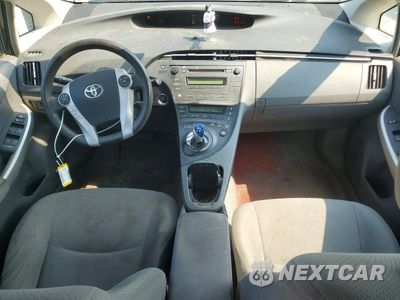 Zdjęcie 8 z 12 samochodu: 2010 TOYOTA PRIUS III VIN:JTDKN3DU2A0026142 - miniatura