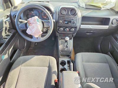 Zdjęcie 8 z 12 samochodu: 2016 JEEP COMPASS SPORT VIN:1C4NJDBB1GD617502 - miniatura