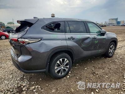 Trzecie zdjęcie samochodu z tyłu: 2021 TOYOTA HIGHLANDER HYBRID XLE VIN:5TDGBRCH0MS523410 - miniatura