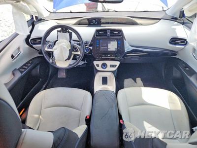 Zdjęcie 8 z 12 samochodu: 2017 TOYOTA PRIUS FOUR TOURING VIN:JTDKARFU5H3529782 - miniatura