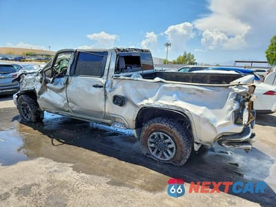 Drugie zdjęcie samochodu z przodu: 2021 CHEVROLET SILVERADO K2500 HEAVY DUTY LT VIN:1GC4YNEY2MF164858 - miniatura