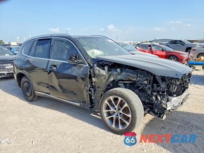 Czwarte zdjęcie samochodu z boku: 2025 BMW X5 SDRIVE 40I VIN:5UX13EU02S9W72707 - miniatura