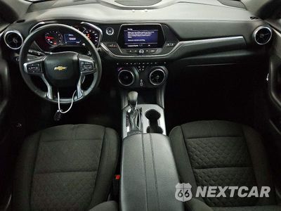 Zdjęcie 8 z 13 samochodu: 2022 CHEVROLET BLAZER 2LT VIN:3GNKBHR47NS232318 - miniatura