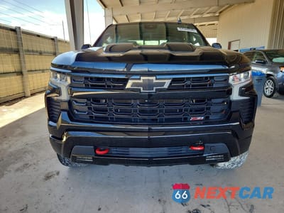 Piąte zdjęcie samochodu w środku: 2022 CHEVROLET SILVERADO K1500 LT TRAIL BOSS VIN:3GCUDFET4NG567102 - miniatura