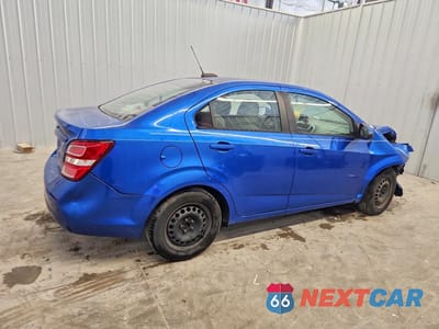 Trzecie zdjęcie samochodu z tyłu: 2017 CHEVROLET SONIC LS VIN:1G1JB5SH0H4156938 - miniatura