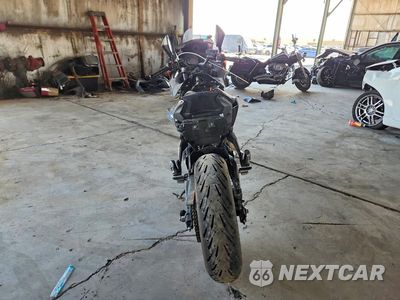 Czwarte zdjęcie samochodu z boku: 2019 KAWASAKI EX650 F VIN:JKAEXEK13KDA35855 - miniatura