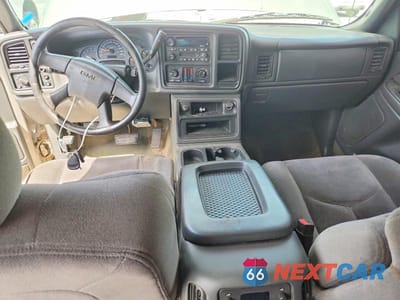 Zdjęcie 8 z 12 samochodu: 2003 GMC SIERRA K1500 HEAVY DUTY VIN:1GTGK13U83F158570 - miniatura