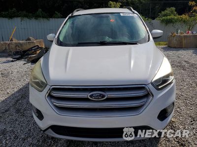Piąte zdjęcie samochodu w środku: 2017 FORD ESCAPE SE VIN:1FMCU9GD5HUA35129 - miniatura