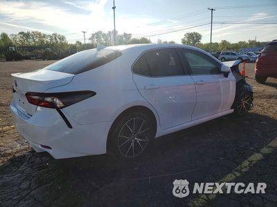 Trzecie zdjęcie samochodu z tyłu: 2023 TOYOTA CAMRY LE VIN:4T1C31AKXPU608908 - miniatura
