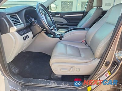 Zdjęcie 7 z 13 samochodu: 2018 TOYOTA HIGHLANDER XLE VIN:5TDKZRFH6JS542945 - miniatura